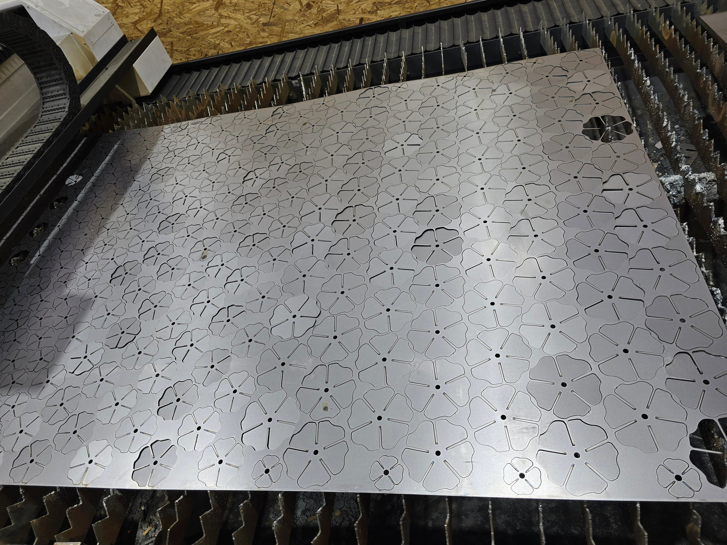 Fiber Laser Cuts & Etching/Engraving